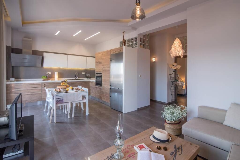 Ioanna Bayview Luxury Apartment Ierapetra  Bagian luar foto